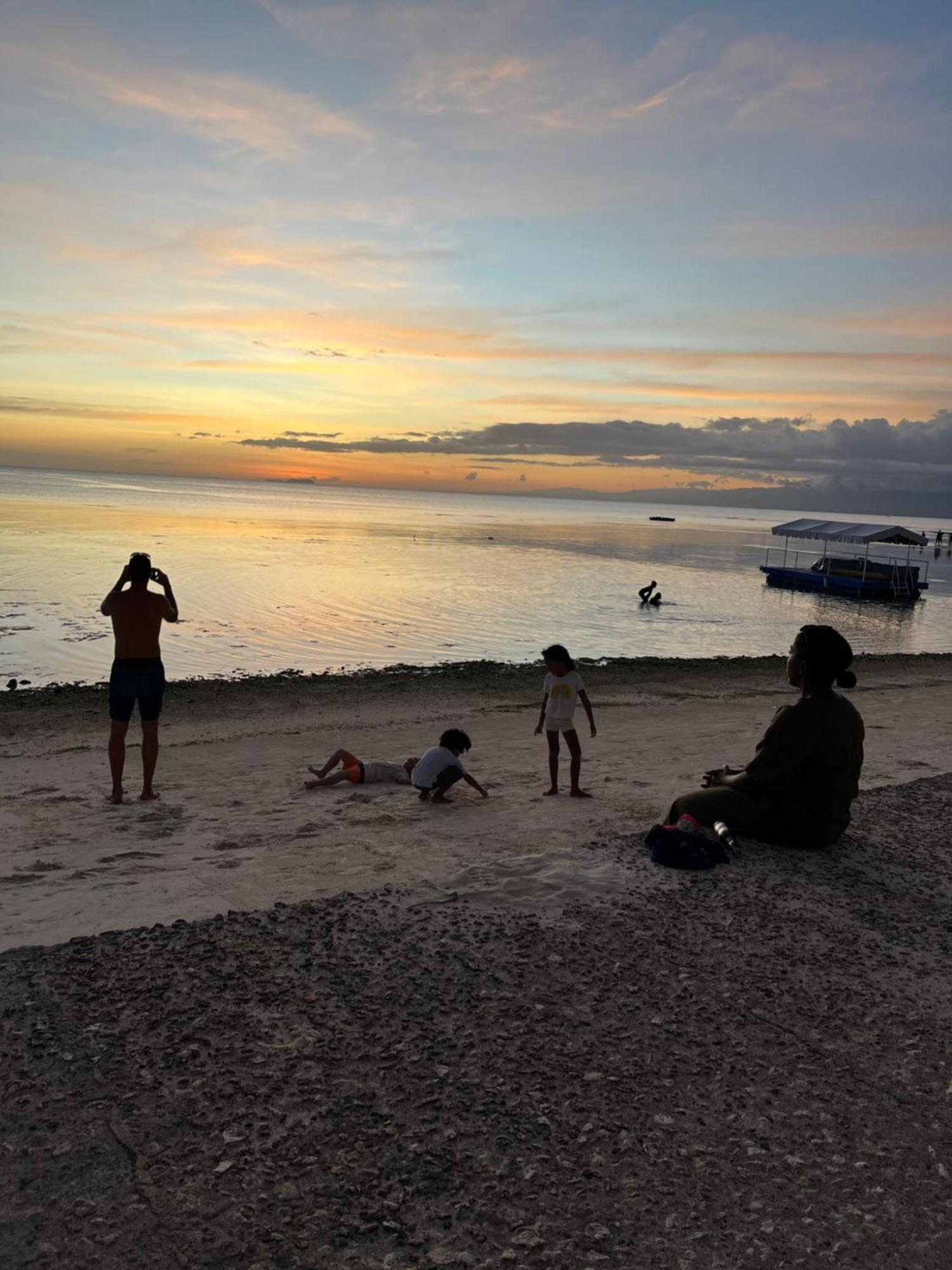 Golden Sunset Inn Siquijor Exteriör bild